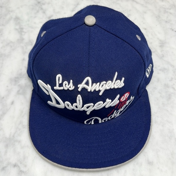 NEW ERA • Los Angeles Dodgers Big Script Royal Blue Fitted Baseball Hat - Picture 10 of 10